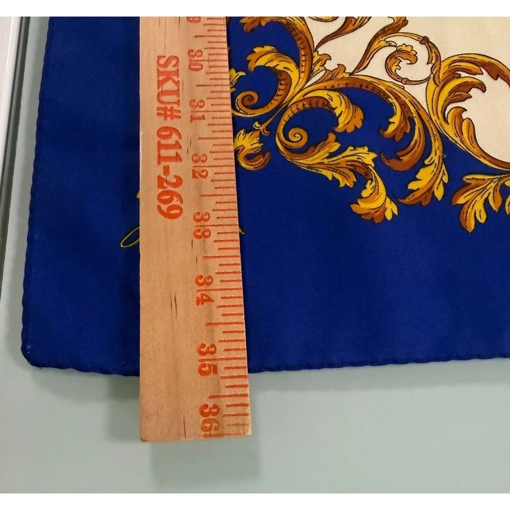 VTG Italian‎ Scarf By The Yves Rocher 